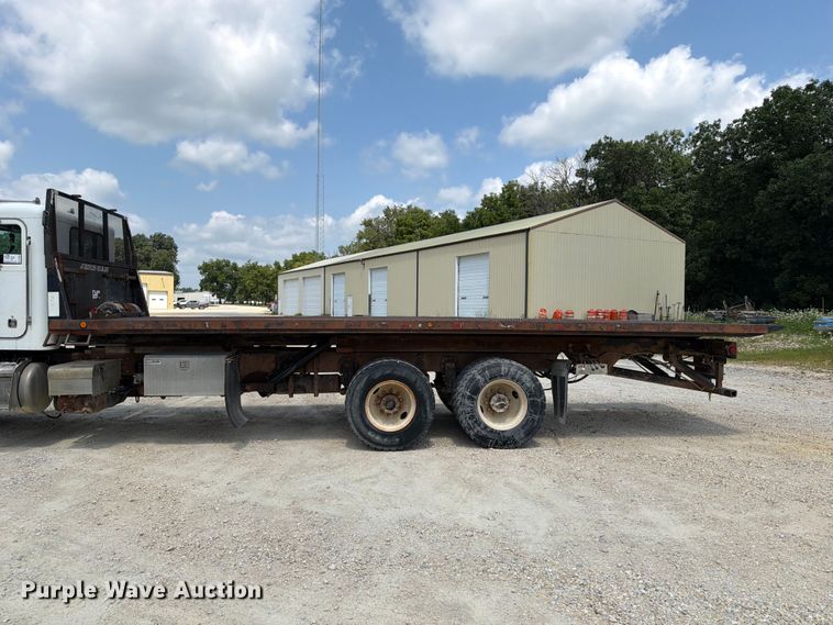 image for item DV2055 1998 Peterbilt 357 rollback truck