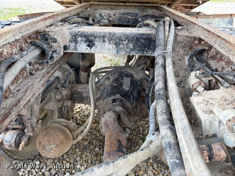 image for item DV2055 1998 Peterbilt 357 rollback truck