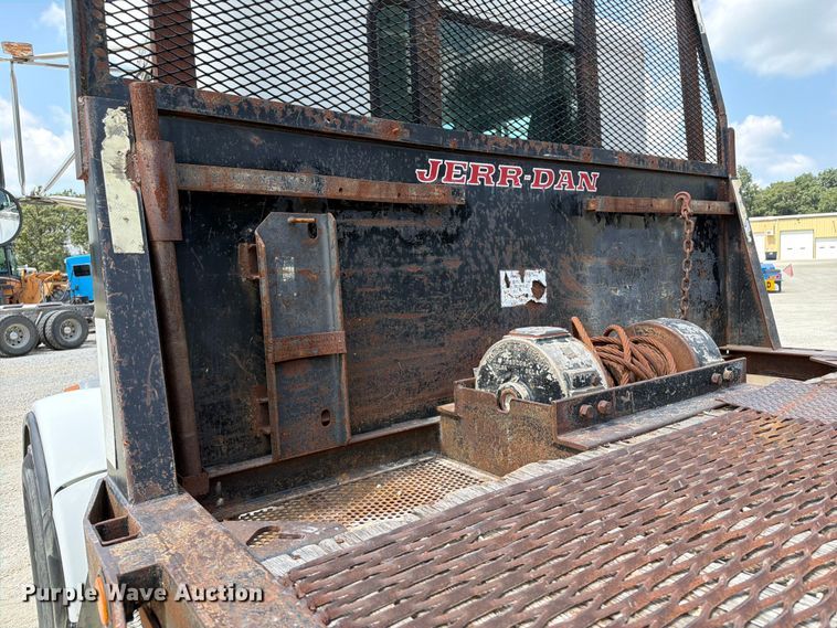 image for item DV2055 1998 Peterbilt 357 rollback truck
