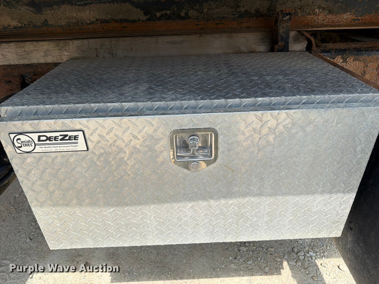 image for item DV2055 1998 Peterbilt 357 rollback truck