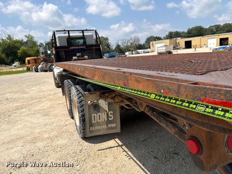 image for item DV2055 1998 Peterbilt 357 rollback truck