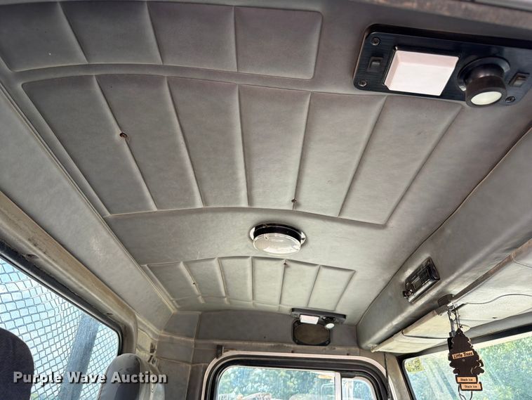 image for item DV2055 1998 Peterbilt 357 rollback truck