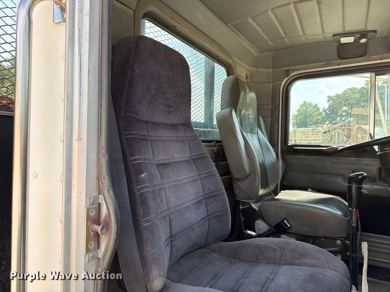 image for item DV2055 1998 Peterbilt 357 rollback truck