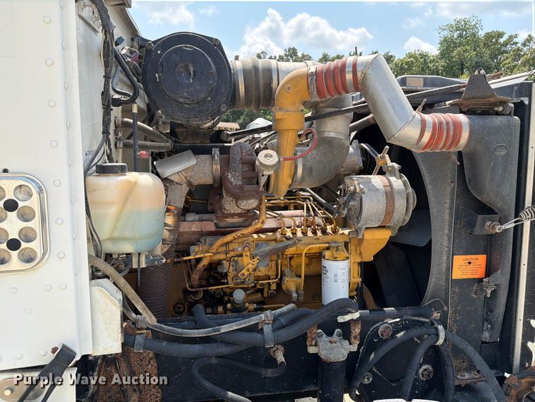 image for item DV2055 1998 Peterbilt 357 rollback truck