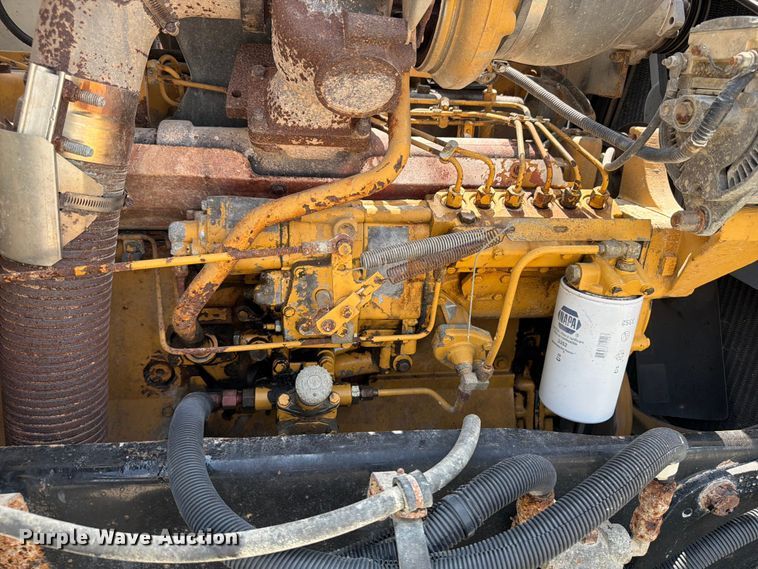 image for item DV2055 1998 Peterbilt 357 rollback truck