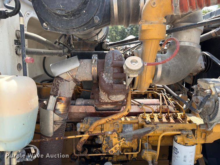 image for item DV2055 1998 Peterbilt 357 rollback truck