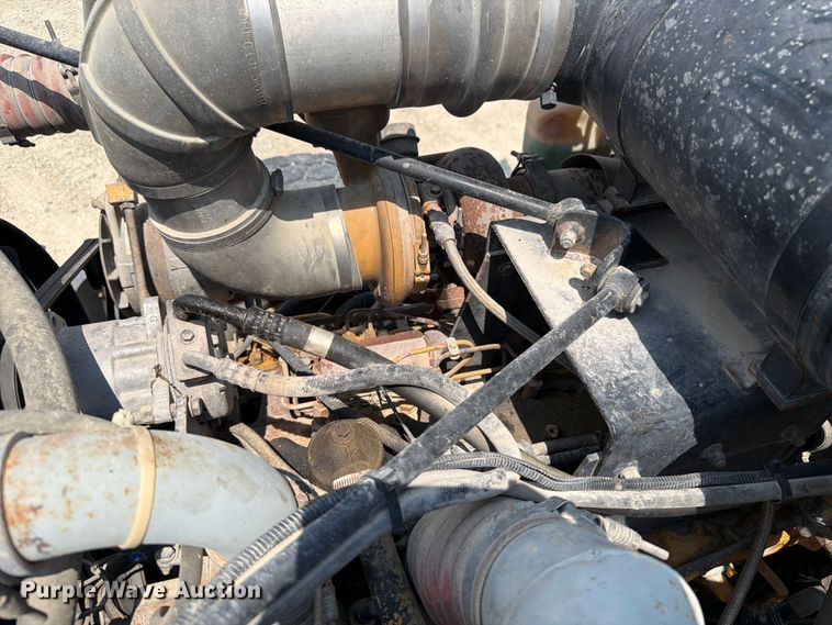 image for item DV2055 1998 Peterbilt 357 rollback truck