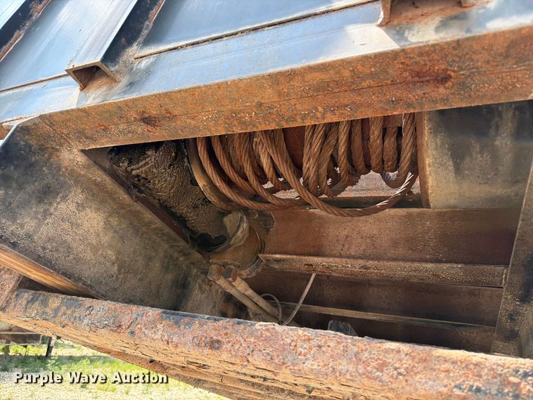 image for item DV2055 1998 Peterbilt 357 rollback truck