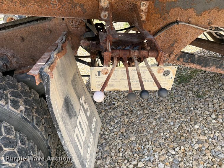 image for item DV2055 1998 Peterbilt 357 rollback truck