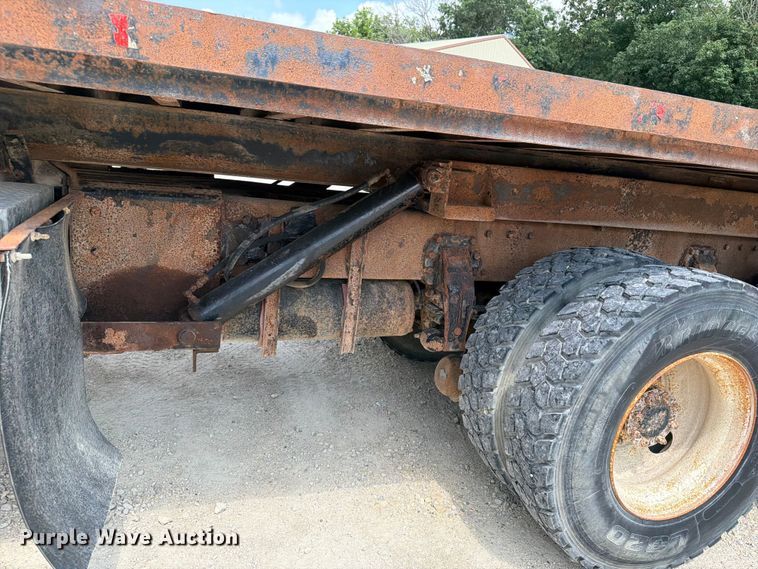 image for item DV2055 1998 Peterbilt 357 rollback truck