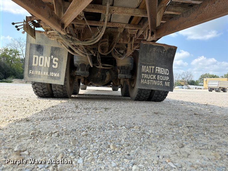 image for item DV2055 1998 Peterbilt 357 rollback truck