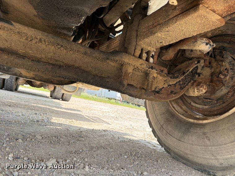 image for item DV2055 1998 Peterbilt 357 rollback truck