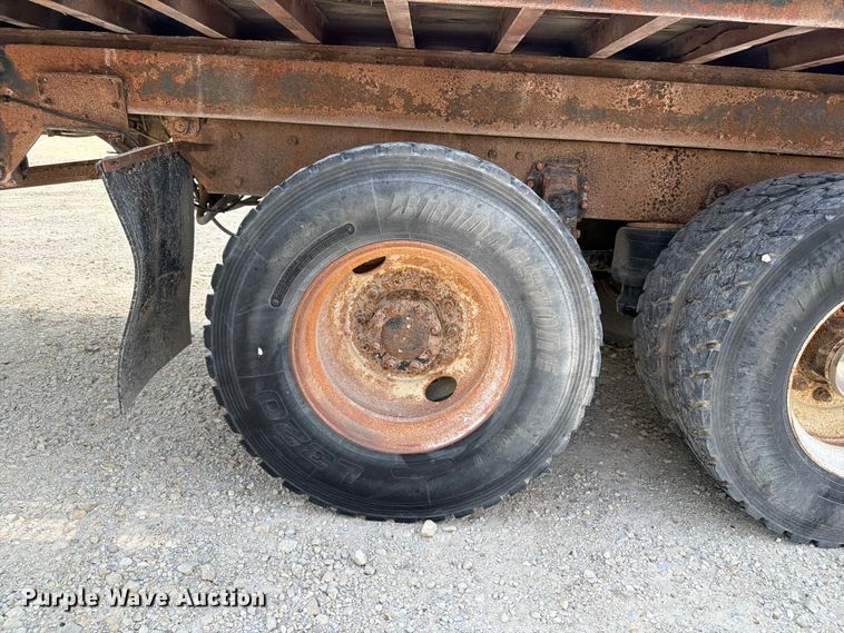 image for item DV2055 1998 Peterbilt 357 rollback truck
