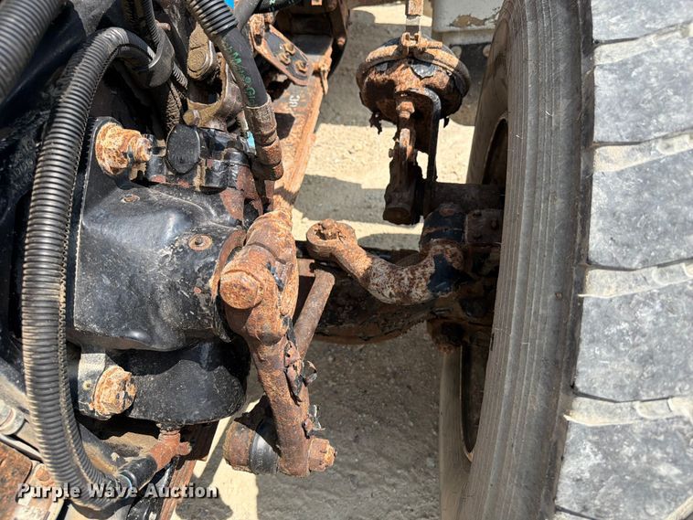 image for item DV2055 1998 Peterbilt 357 rollback truck