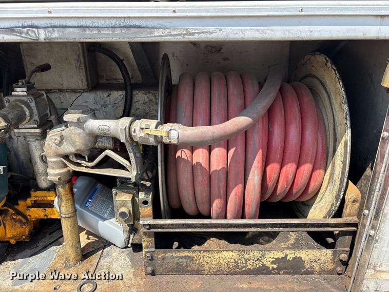 image for item DV7292 2005 International 7500 fuel truck