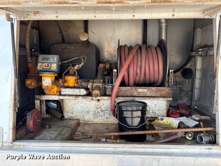 image for item DV7292 2005 International 7500 fuel truck