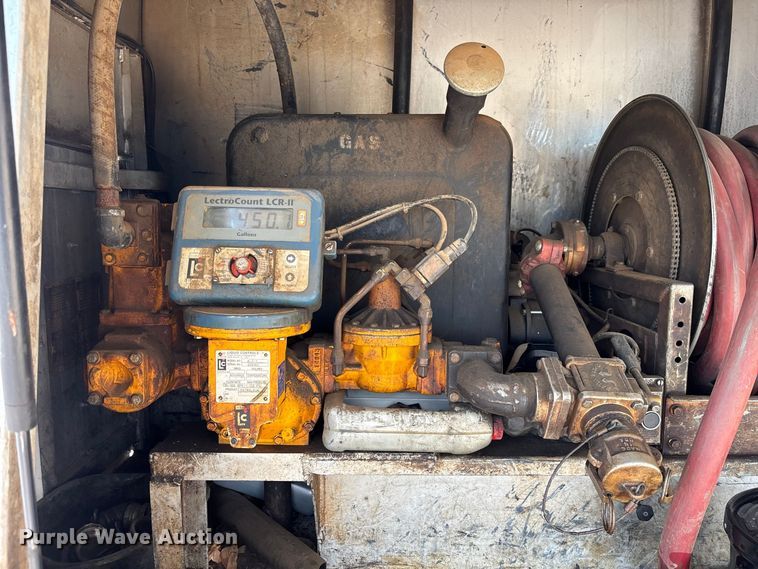 image for item DV7292 2005 International 7500 fuel truck