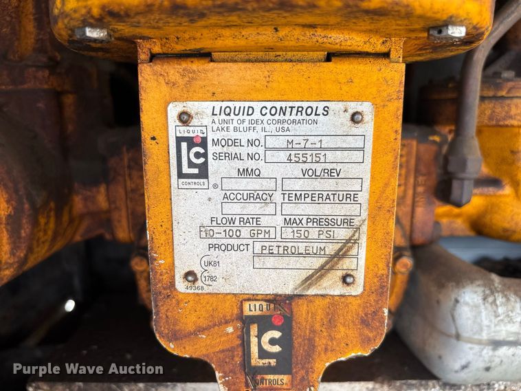 image for item DV7292 2005 International 7500 fuel truck