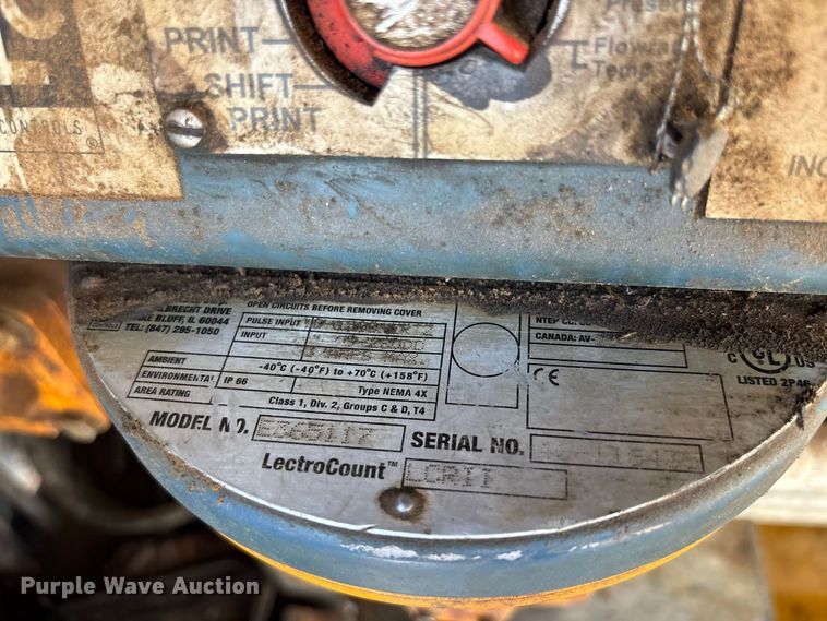 image for item DV7292 2005 International 7500 fuel truck