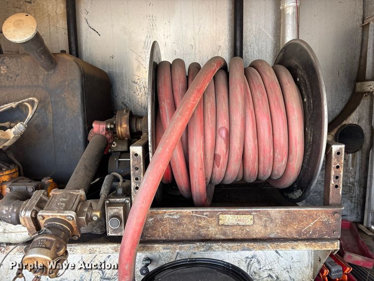 image for item DV7292 2005 International 7500 fuel truck