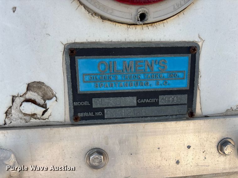 image for item DV7292 2005 International 7500 fuel truck
