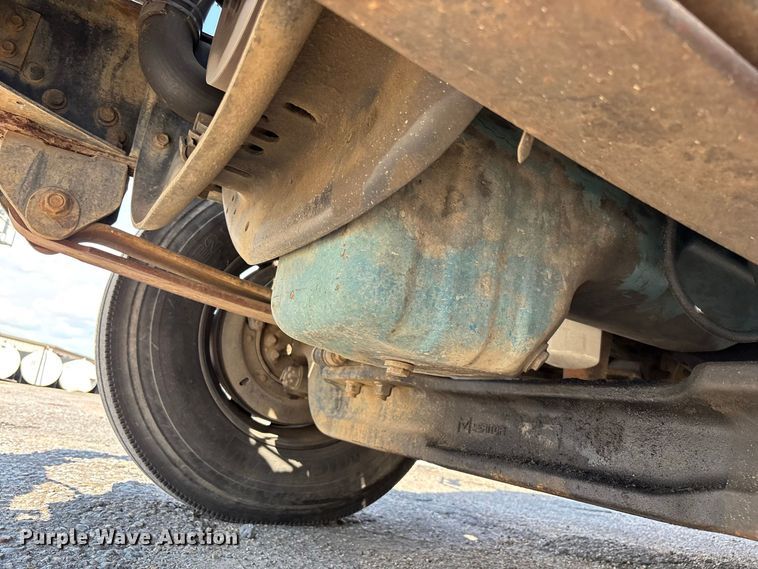 image for item DV7292 2005 International 7500 fuel truck