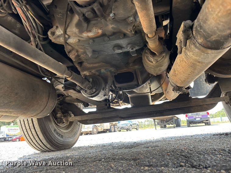 image for item DV7292 2005 International 7500 fuel truck