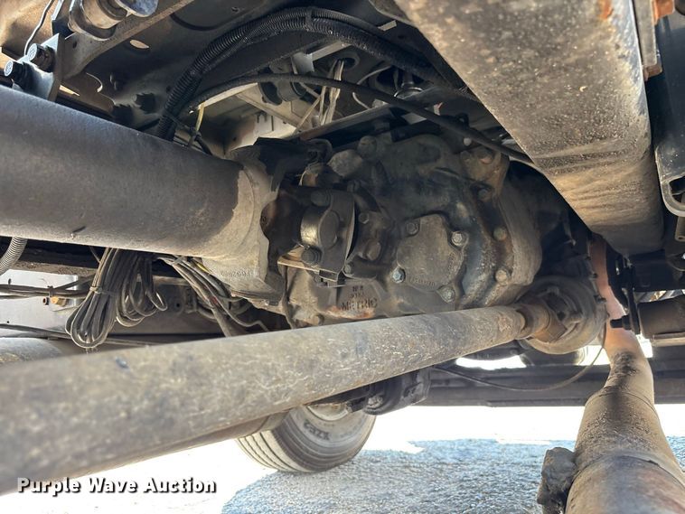image for item DV7292 2005 International 7500 fuel truck