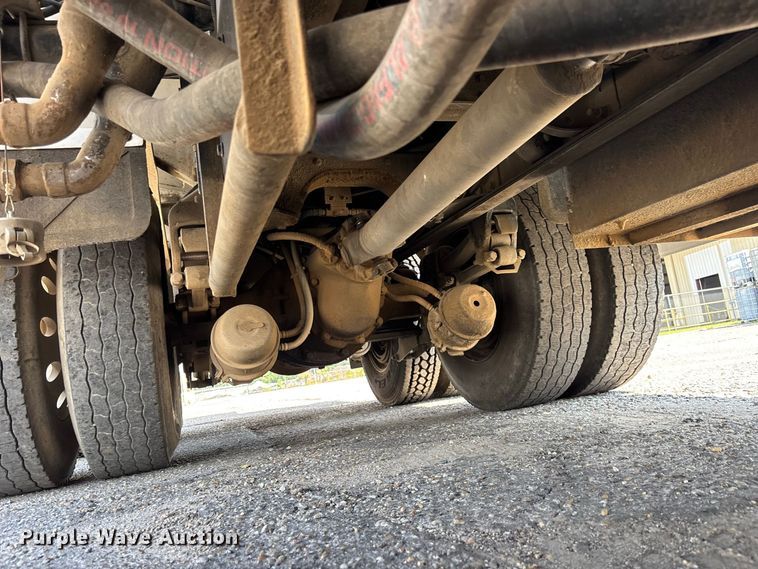 image for item DV7292 2005 International 7500 fuel truck