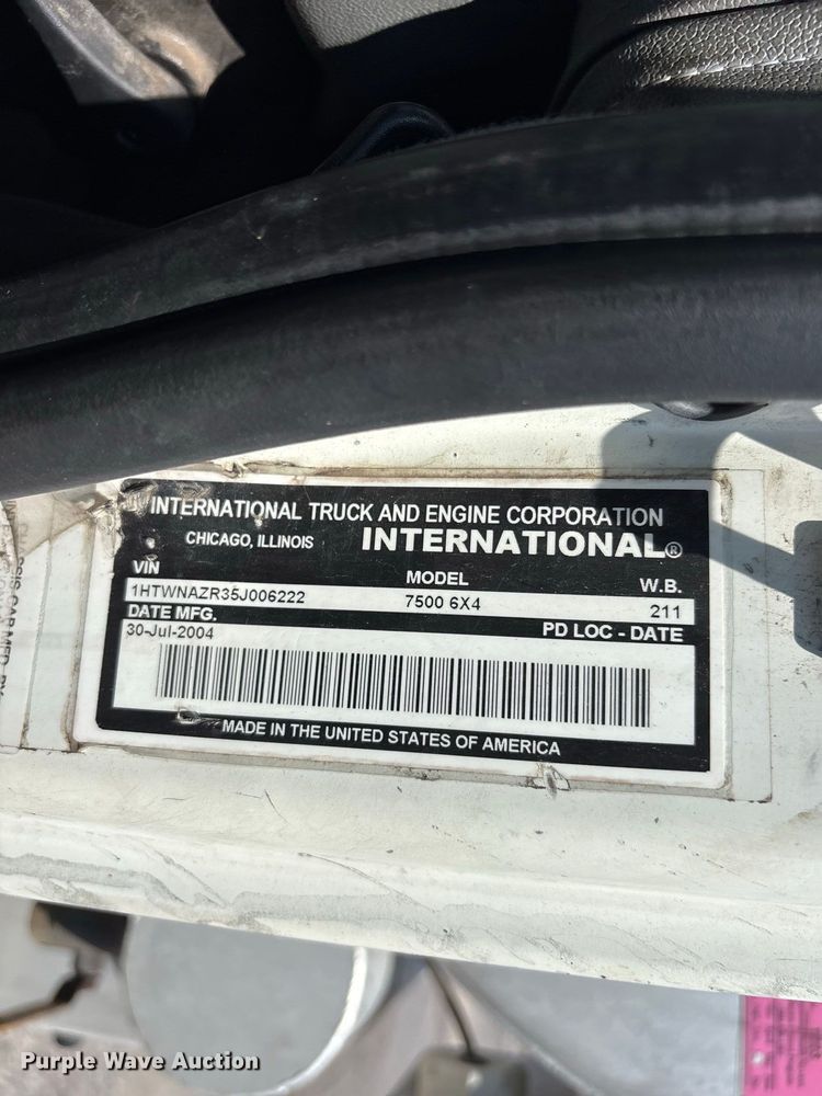 image for item DV7292 2005 International 7500 fuel truck