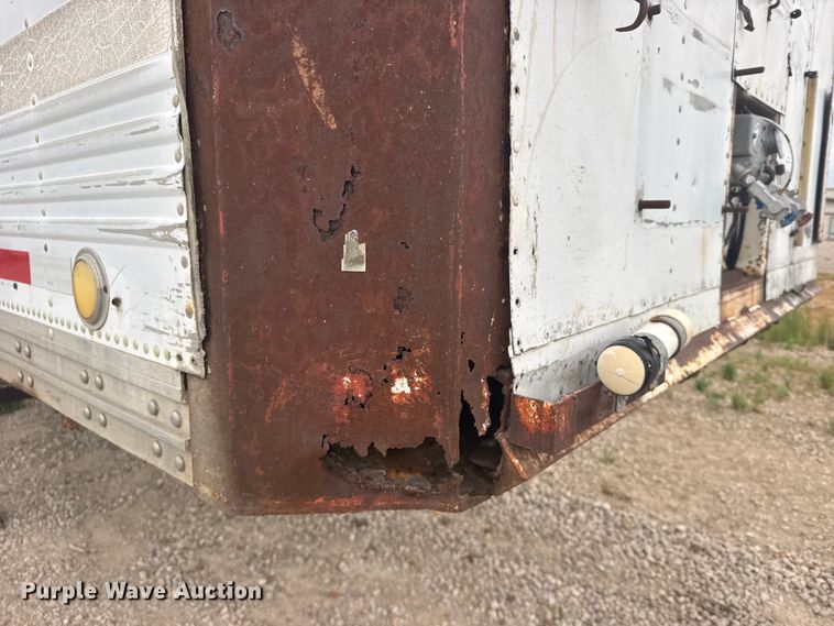 image for item DY3082 1977 Kentucky Trailers dry van trailer