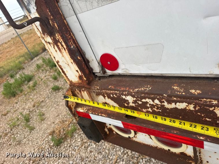 image for item DY3082 1977 Kentucky Trailers dry van trailer
