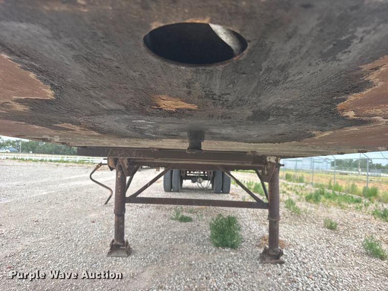 image for item DY3082 1977 Kentucky Trailers dry van trailer