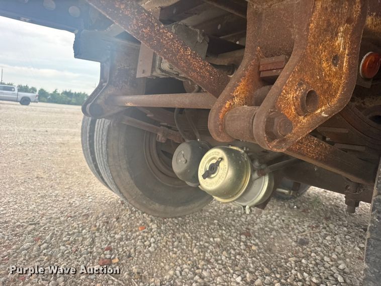 image for item DY3082 1977 Kentucky Trailers dry van trailer