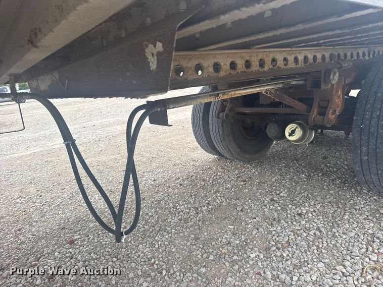 image for item DY3082 1977 Kentucky Trailers dry van trailer