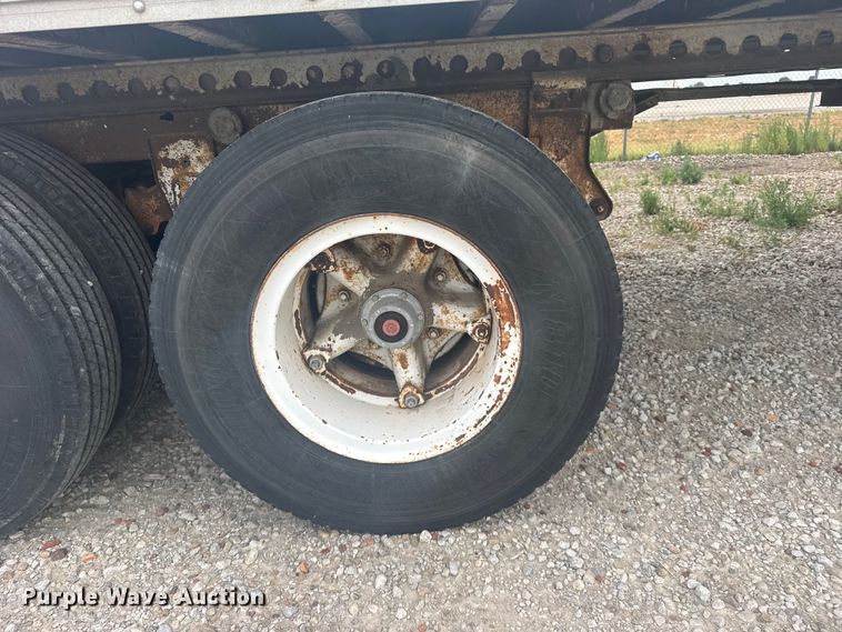 image for item DY3082 1977 Kentucky Trailers dry van trailer