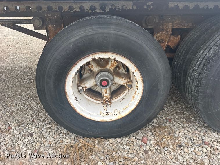 image for item DY3082 1977 Kentucky Trailers dry van trailer