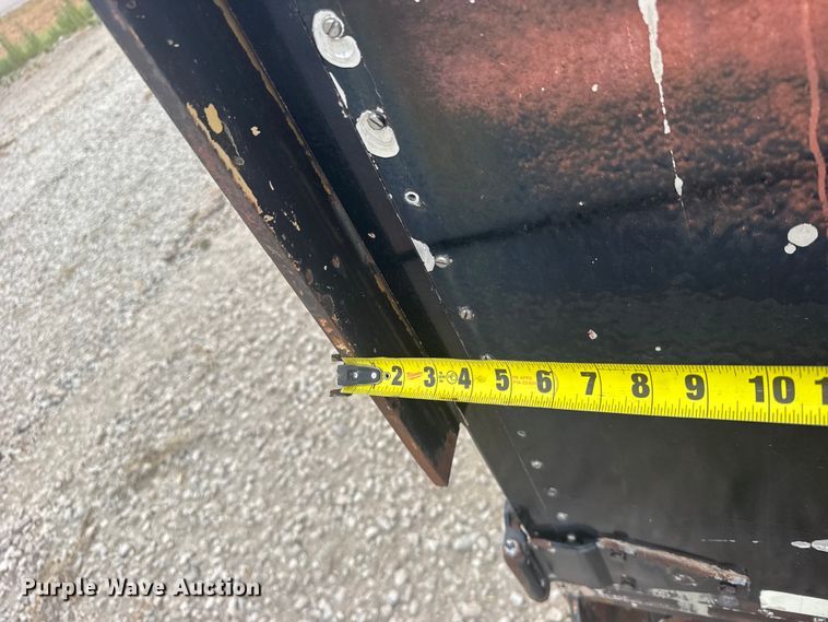 image for item DY3083 1982 Kentucky Trailers dry van trailer