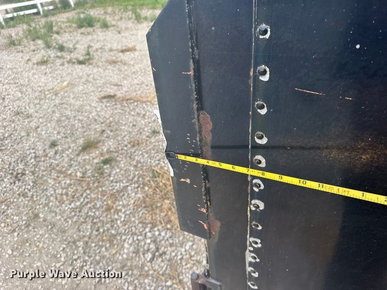 image for item DY3083 1982 Kentucky Trailers dry van trailer