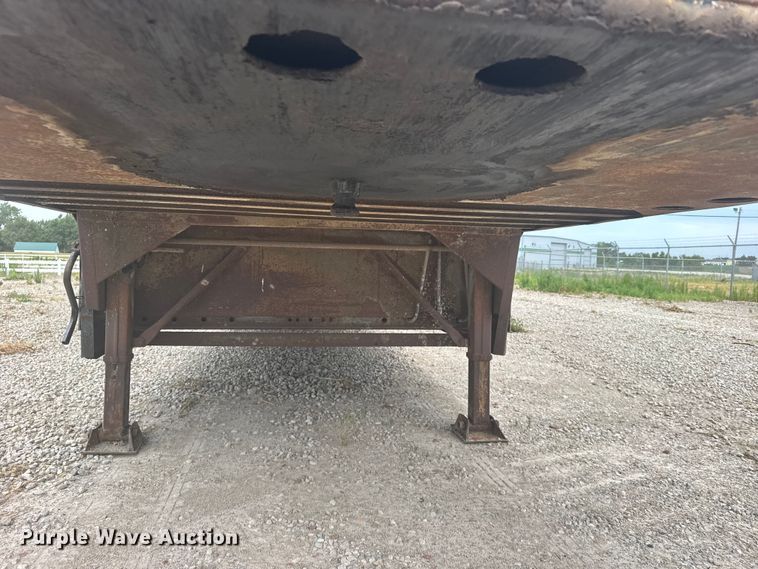 image for item DY3083 1982 Kentucky Trailers dry van trailer