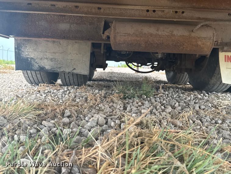 image for item DY3083 1982 Kentucky Trailers dry van trailer