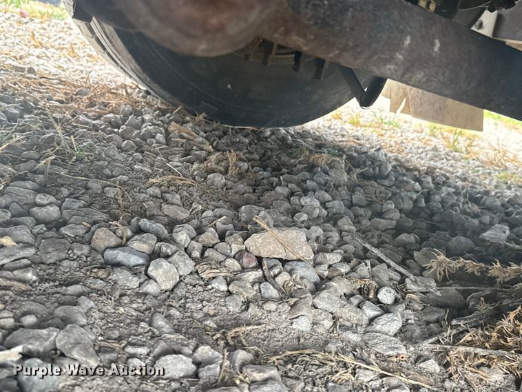 image for item DY3083 1982 Kentucky Trailers dry van trailer