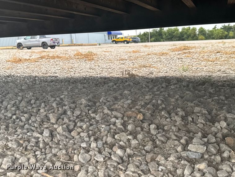 image for item DY3083 1982 Kentucky Trailers dry van trailer