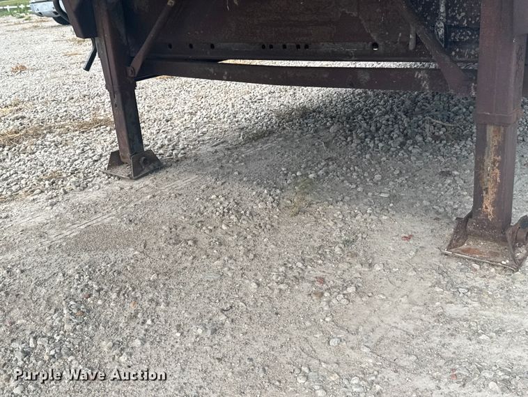 image for item DY3083 1982 Kentucky Trailers dry van trailer