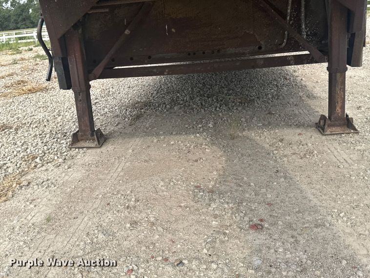 image for item DY3083 1982 Kentucky Trailers dry van trailer
