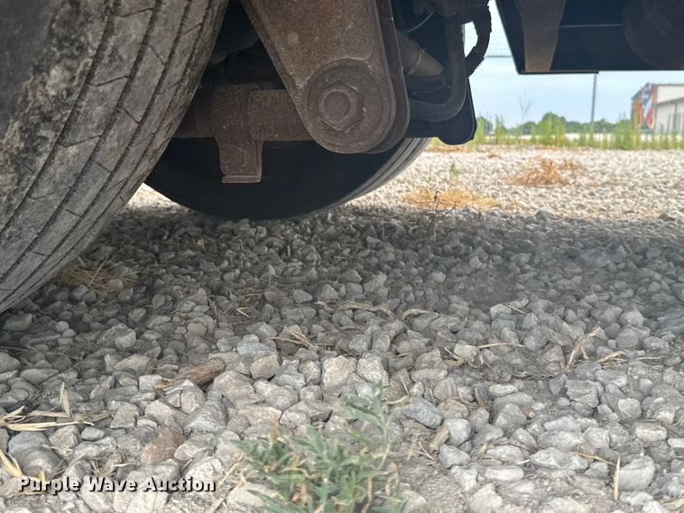 image for item DY3083 1982 Kentucky Trailers dry van trailer