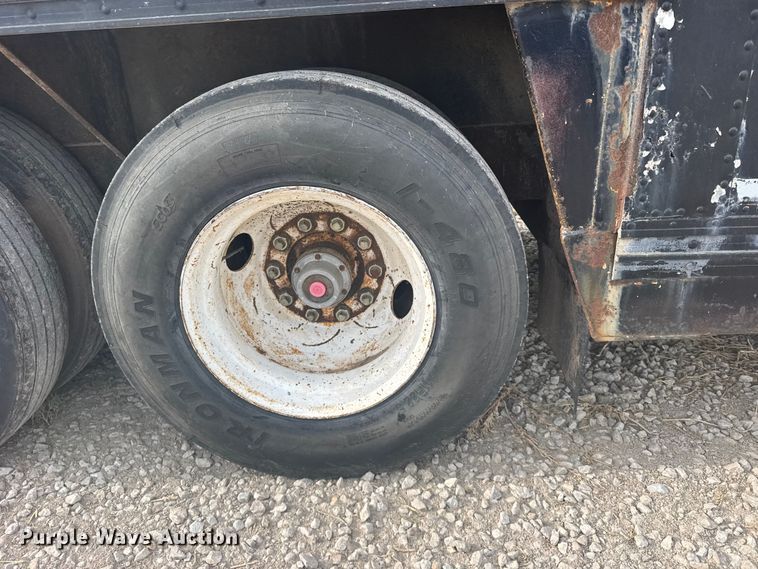 image for item DY3083 1982 Kentucky Trailers dry van trailer