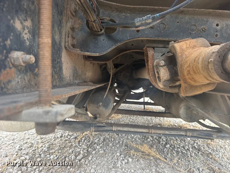 image for item DY3084 1990 International 9400 semi truck