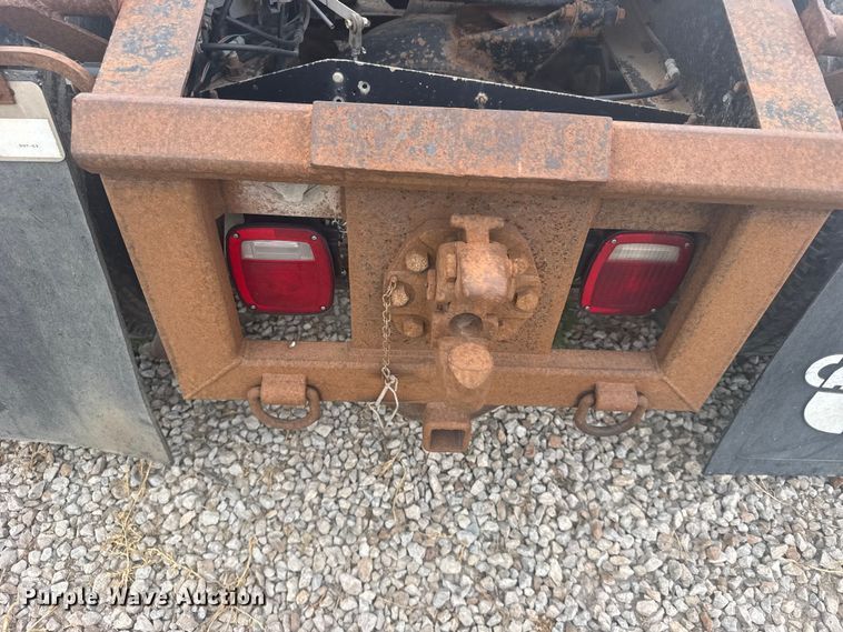 image for item DY3084 1990 International 9400 semi truck