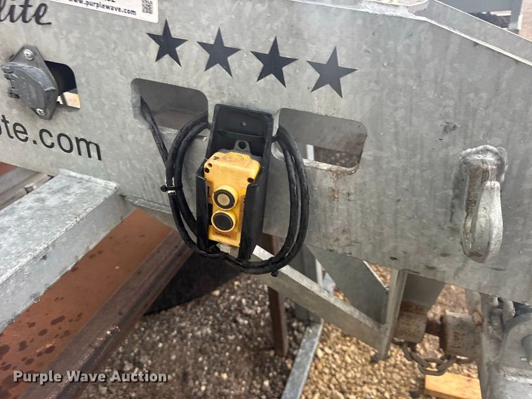 image for item DY3232 Pro-Tote Model 8 Elite fifth wheel wrecker attachment